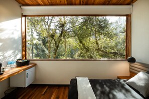 Chambre Double Deluxe, 1 grand lit, vue jardin | Vue depuis le balcon