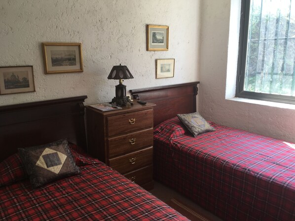 2 Schlafzimmer, BĂŒgeleisen/BĂŒgelbrett, WLAN, BettwĂ€sche