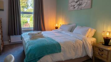 12 bedrooms, WiFi, bed sheets, wheelchair access