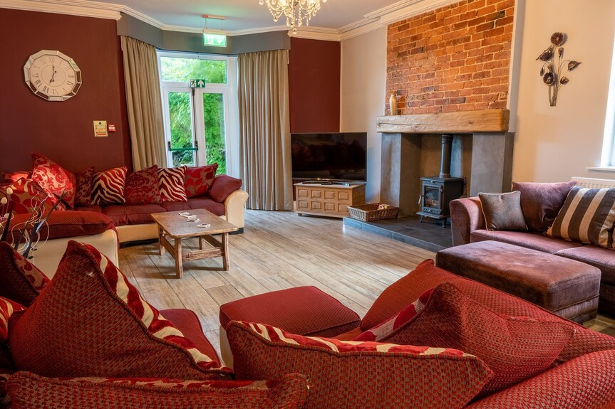 Ellie's Lodge - Superb Family-friendly Holiday House Sleeps 26 Guests In 12 Bedrooms - Ulverston