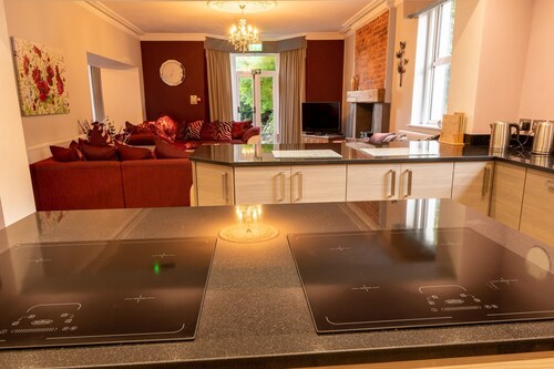 Erinomainen omaisuus kaveriporukoille tai perheille.