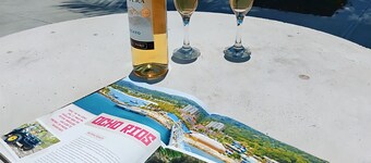 Elegante studio tropicale a bordo piscina vicino alle attrazioni