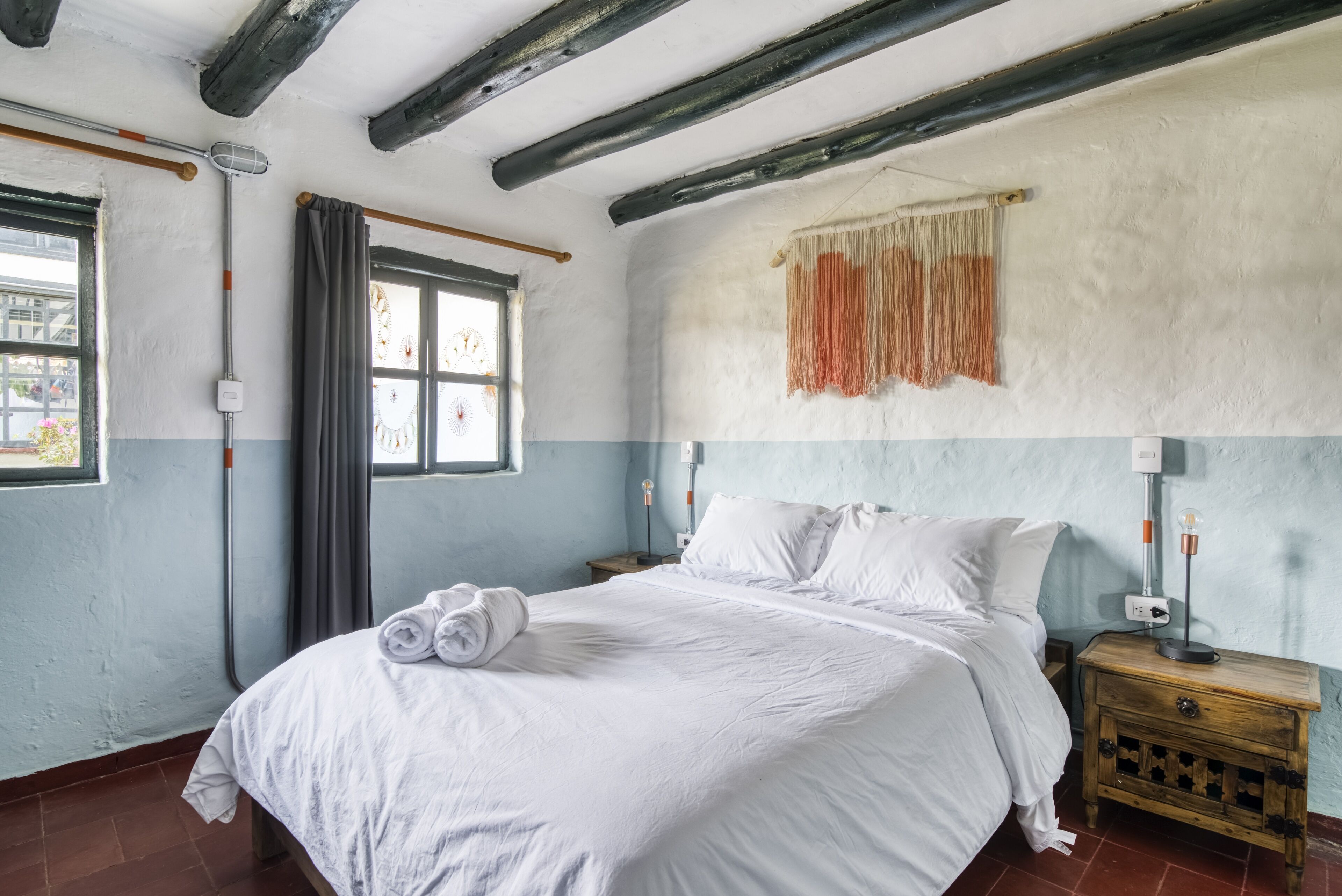 small room shared bathroom | 1 bedroom, individually decorated, individually furnished, bed sheets