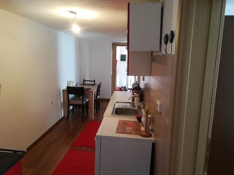 Dining. Lijepi apartman u centru grada