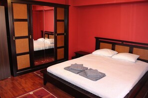 1 bedroom, iron/ironing board, WiFi - Central two room apartment. (Sector 3)