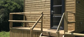 Foxglove Hut - sleeps up to 8