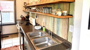 茶具/咖啡用具、冰箱、微波炉、烤箱