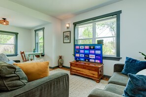 TV - River views, unbeatable proximity to downtown (Woodfin)