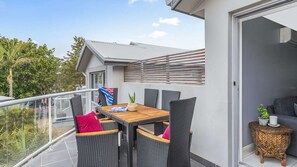 Outdoor dining - North Harbour -  The perfect base for your South Coast getaway (Ulladulla)