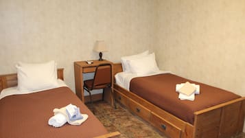 Phòng đôi | Bộ đồ giường cao cấp, nệm Select Comfort, bàn