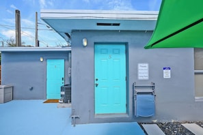 Exterior - Enjoy and relax around Fort Lauderdale area!! (Fort Lauderdale)