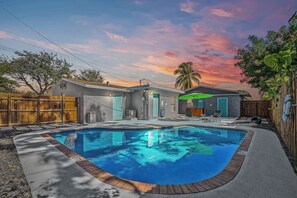Pool - Enjoy and relax around Fort Lauderdale area!! (Fort Lauderdale)