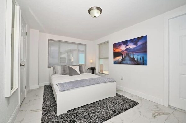 1 chambre, fer et planche à repasser, accès au Wi-Fi (inclus)