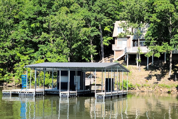 Lakeview- New dock 12×30 slip, wave runner slip and wet steps!