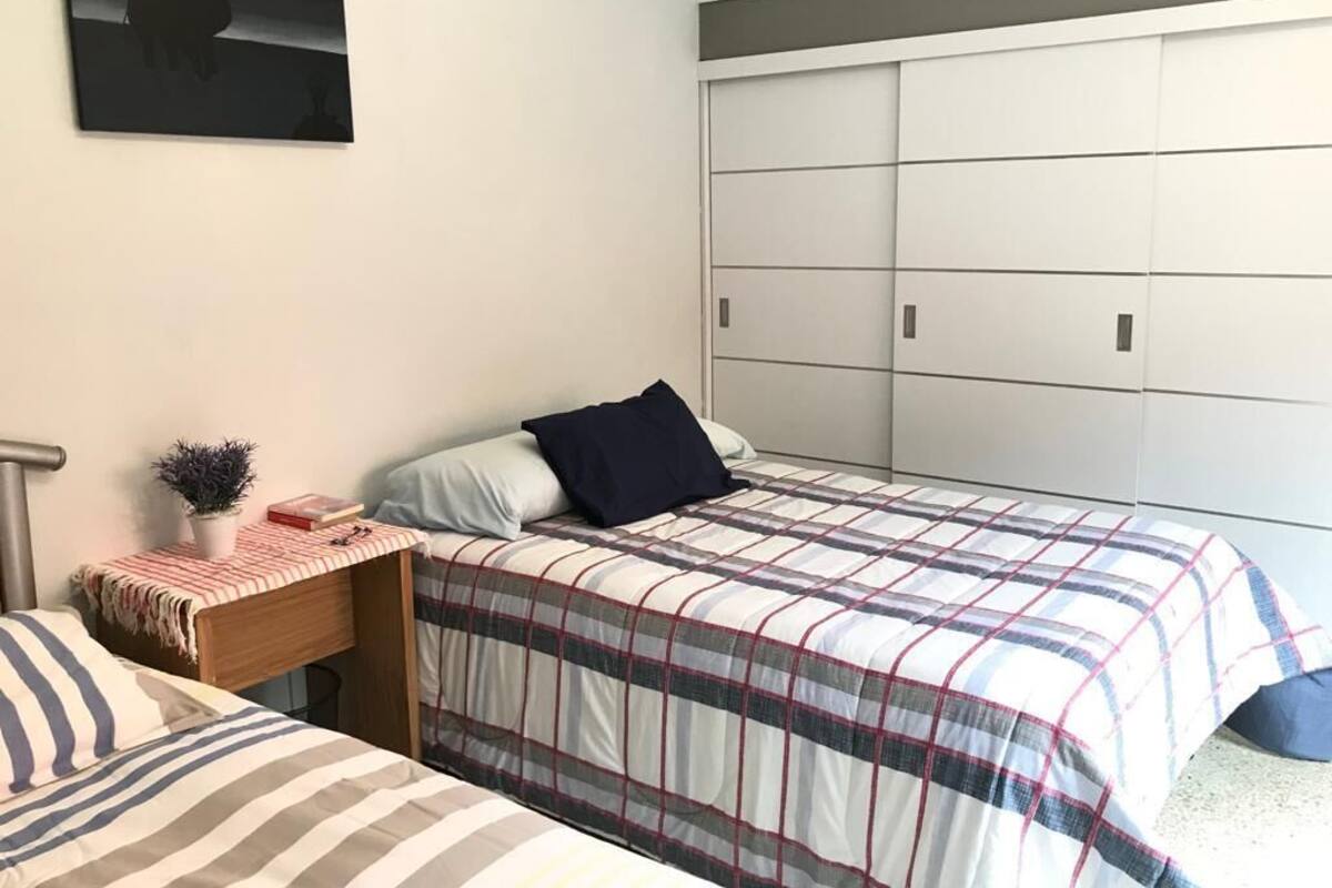 Tripla Luxury | Ferro/asse da stiro, Wi-Fi gratuito, con arredamento individuale