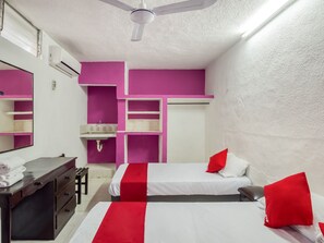 Standard Triple Room | In-room safe, iron/ironing board, free WiFi, bed sheets - Hotel Aventura (Mérida)