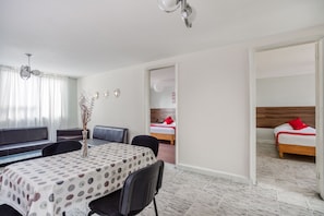 Family Room | Living area - Hotel Suites Puebla (Puebla)