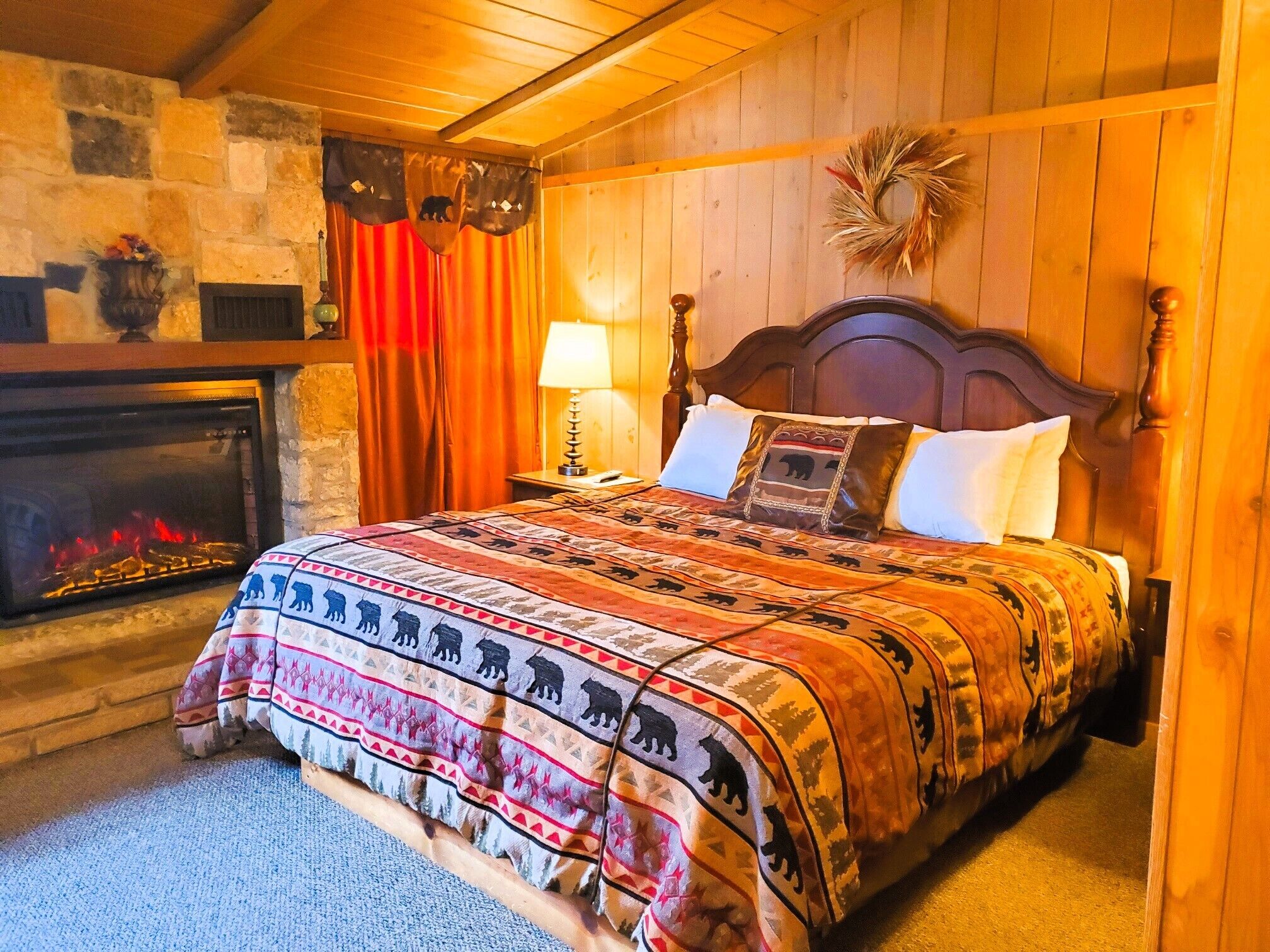 Amazing LAKEFRONT Cabin w/Boat Slip, Pool,   & Pontoon Offer!