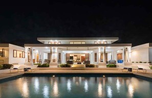 Exterior - Villa Three Dolphins (Blowing Point)