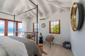 5 bedrooms, free WiFi - Villa Three Dolphins (Blowing Point)