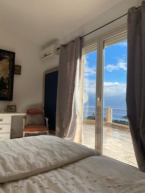 3 bedrooms, internet, bed sheets - CAROLE VILLA - PRIVATE POOL - SPA- 5* (CONCA)