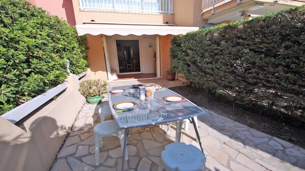 Outdoor dining - Apartment for 4 people - Air conditioning - Near beach Nartelle - Sainte Maxime - Ranked 2* (STE MAXIME)