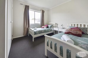 3 chambres, fer et planche à repasser, Wi-Fi gratuit, draps fournis