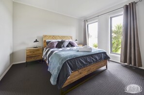 3 chambres, fer et planche à repasser, Wi-Fi gratuit, draps fournis