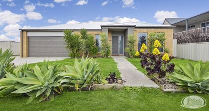 Escape on Wannon - Portland, VIC
