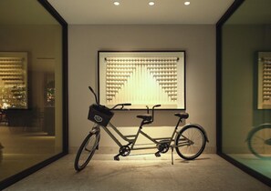 المنشأة من الداخل