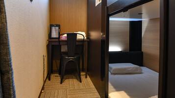 Shared Dormitory, Men only | In-room safe, desk, laptop workspace, free WiFi