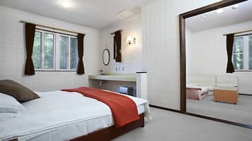 Quad Room with Ensuite (L) | Free WiFi, bed sheets