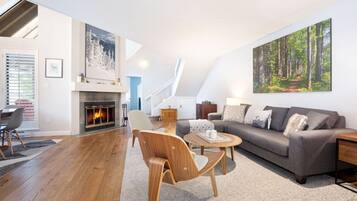 Télévision, cheminée