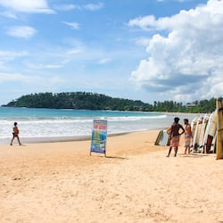 Beach nearby, white sand, 15 beach bars