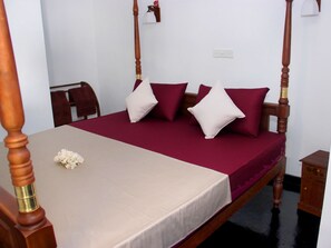 Soundproofing, free WiFi