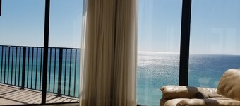 GORGEOUS AMAZING BEACH VIEWS CONDO DIRECTLY ON THE BEACH! Edgewater Beach Resort