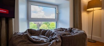 Eyre View Suites - Apt #3 - Sleeps 6