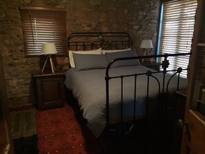 1 bedroom, iron/ironing board, bed sheets - The Yourambulla Cottage<br>Bed and Continental Breakfast (Hawker)