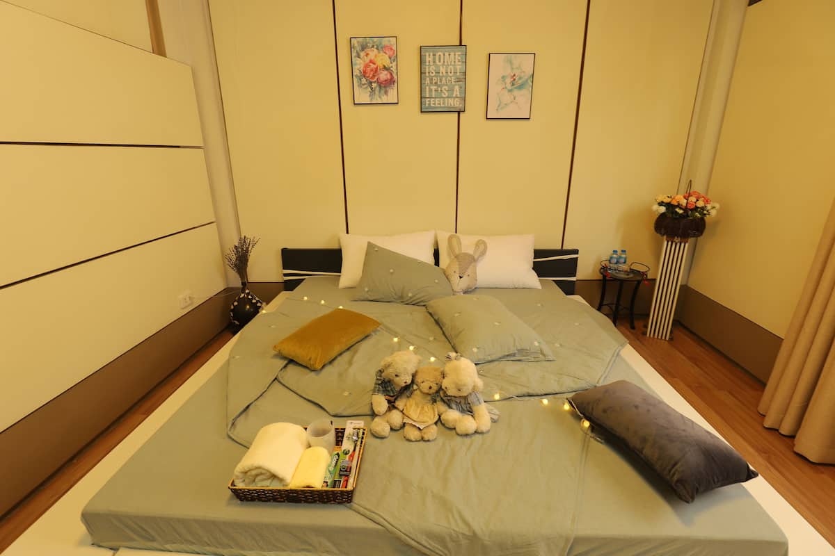 Bedroom with Big Wardrobe | Extra beds