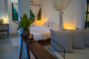 Boutique Room | In-room safe, individually furnished, desk, laptop workspace