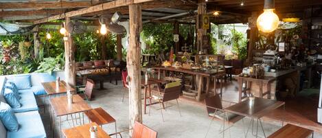 Breakfast area