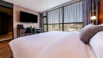 Royal suite | 1 slaapkamer, individueel gedecoreerd, een bureau, een laptopwerkplek