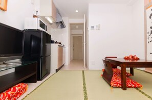Japanese Style Room 24 | Free WiFi - 7mins Shinsaibashi Comfortable Apartment (Osaka)