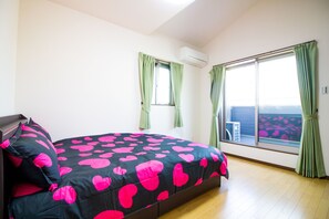 5 bedrooms, in-room safe, free WiFi - Sakuragawa no Ka (Osaka)