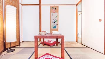 Quarto casal tradicional (Japanese Style 41) | Wi-Fi de cortesia, roupa de cama