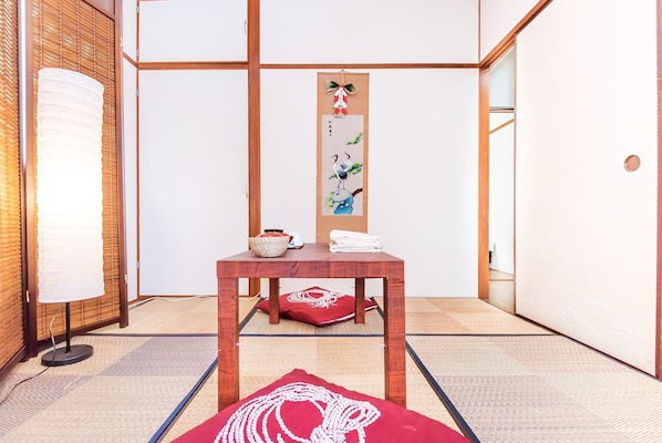 Japanese Style Double Room 41 | Free WiFi, bed sheets