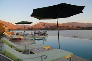 Poolside bar - Jhadol Safari Resort (Jharol)
