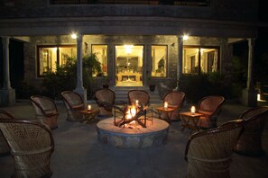 Lobby sitting area - Jhadol Safari Resort (Jharol)