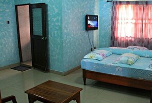 Minibar, desk, free WiFi, bed sheets