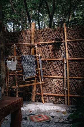 Shower, free toiletries, towels, soap - O Little Tent de Koh Chang (Ranong)